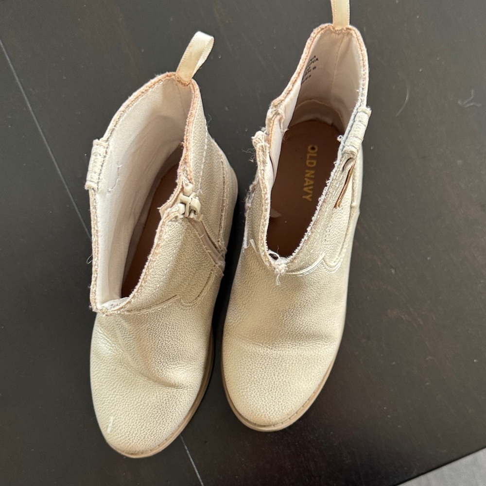 Old Navy Kids Tan Boots with Gold Star - Picture 3 of 4